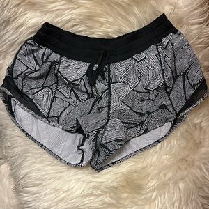 LULULEMON SHORT